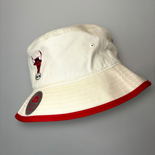 Mitchell & Ness Chicago Bulls Off White Bucket Hat