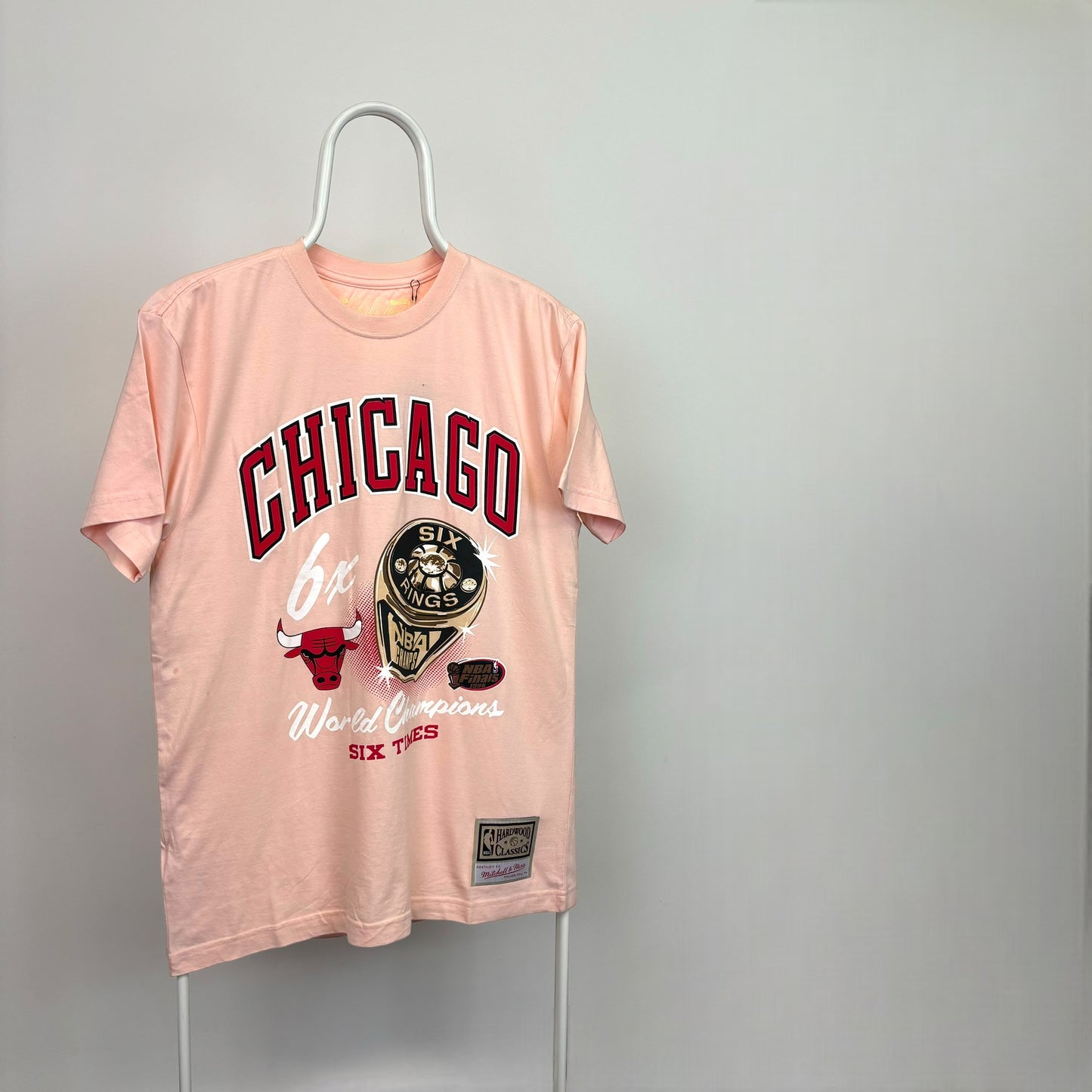 Mitchell & Ness Chicago Bulls 6x World Champions T-Shirt