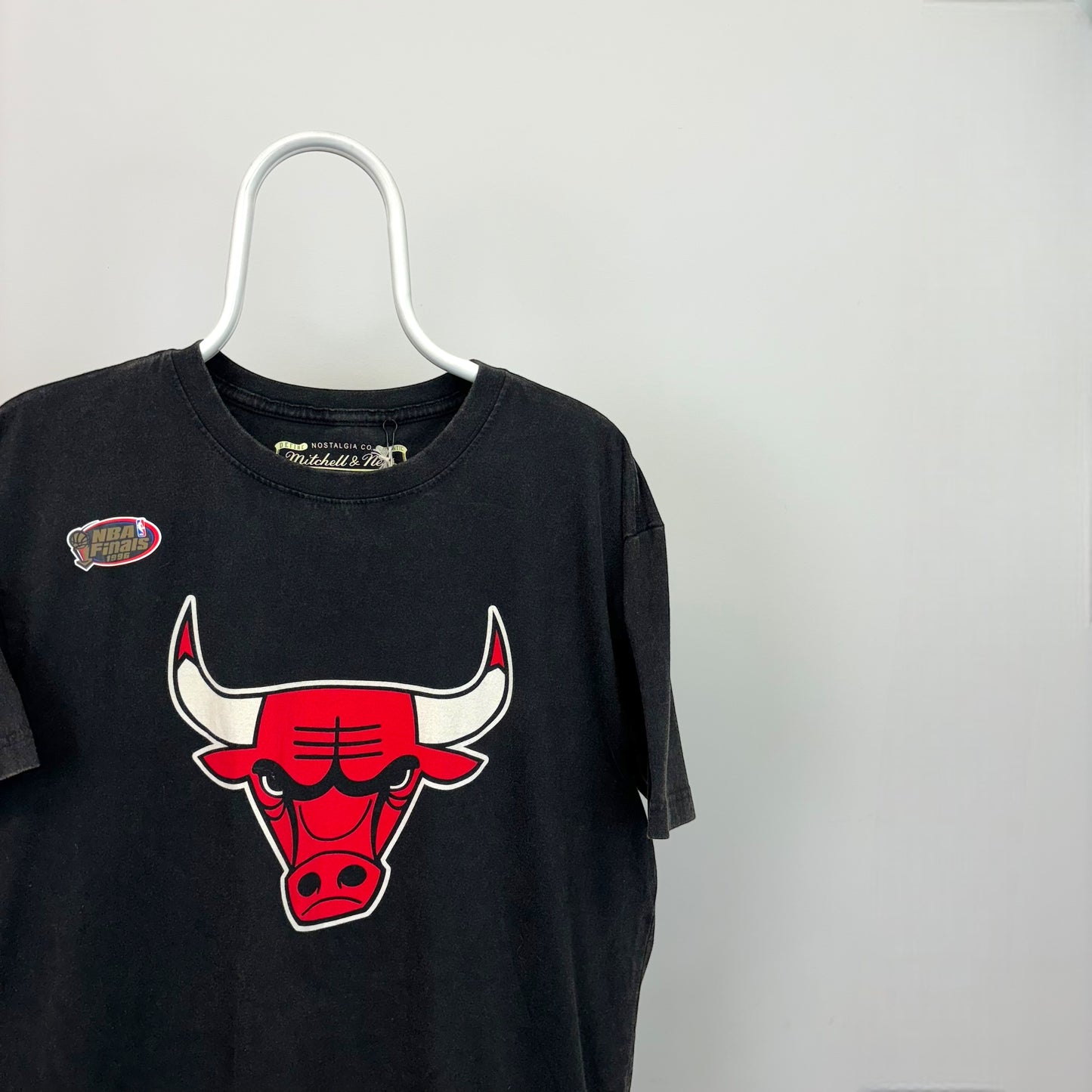 Mitchell & Ness Chicago Bulls Worn Logo T-Shirt