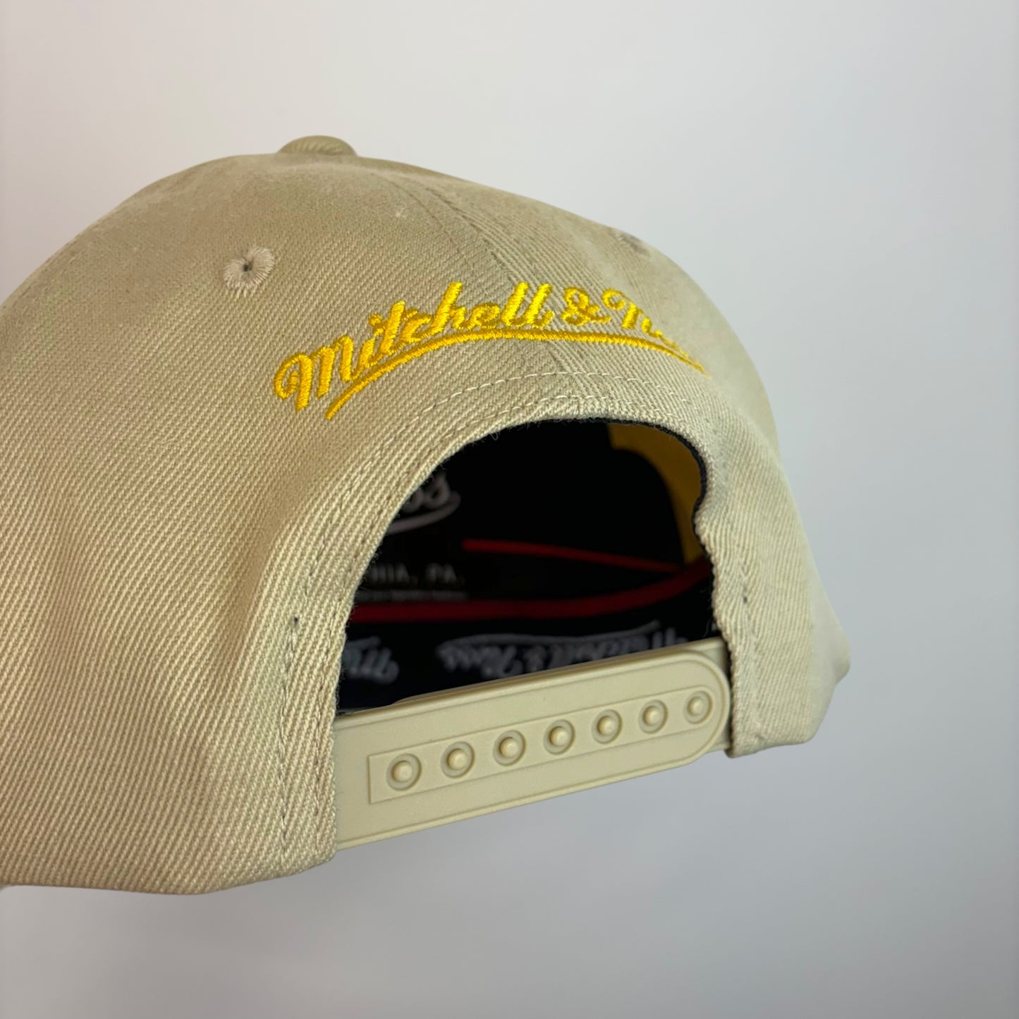 Mitchell & Ness Los Angeles Lakers Cream Team Logo Snapback Hat