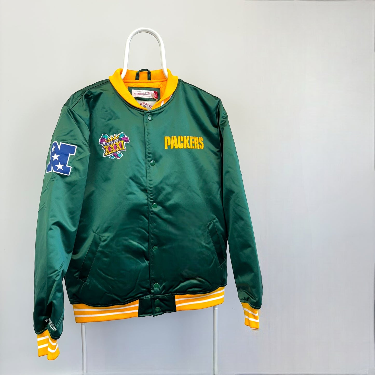 Mitchell & Ness Green Bay Packers Heavyweight Satin Jacket