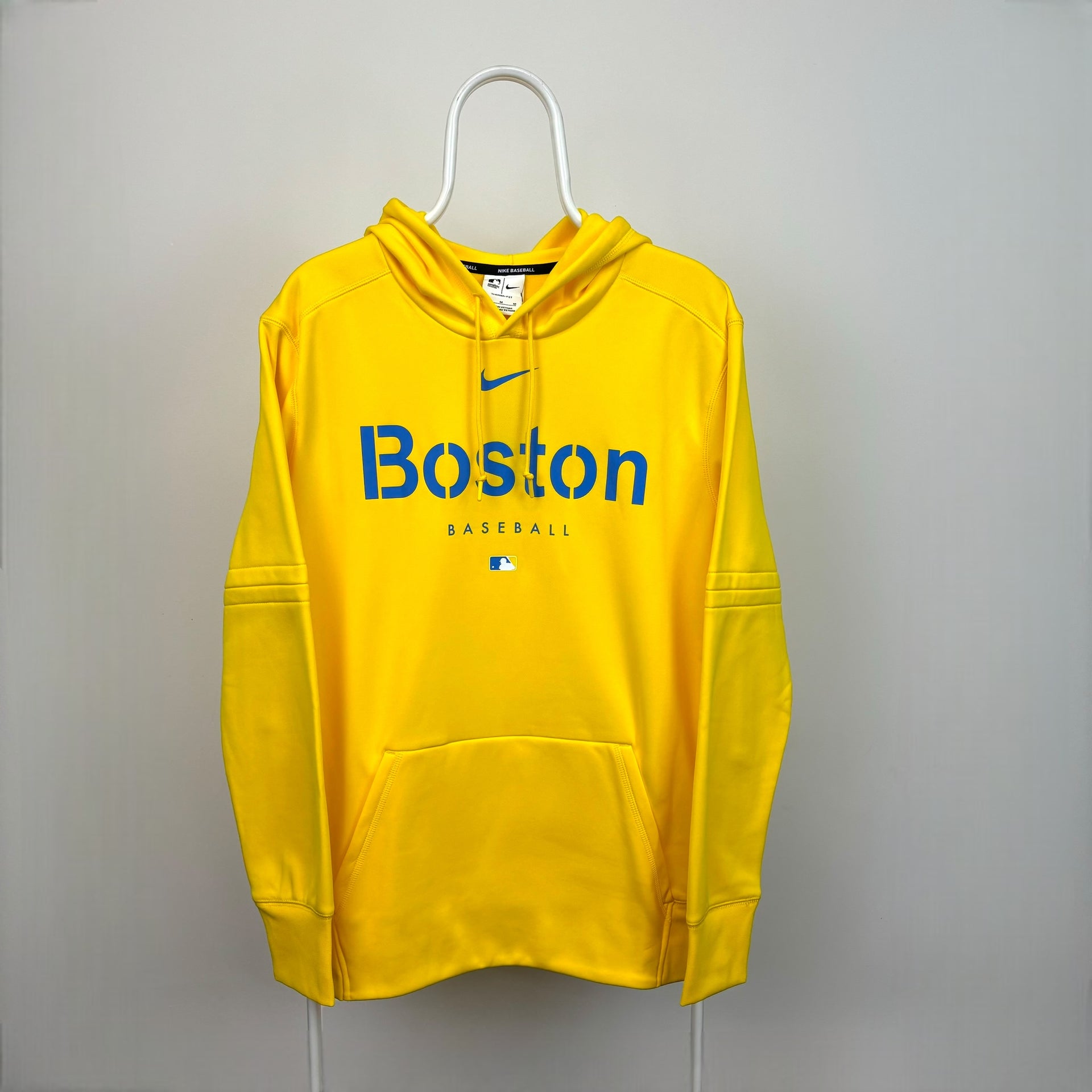 Apparel Men's Boston Red Sox Hoodie Nike Therma-Fit MLB